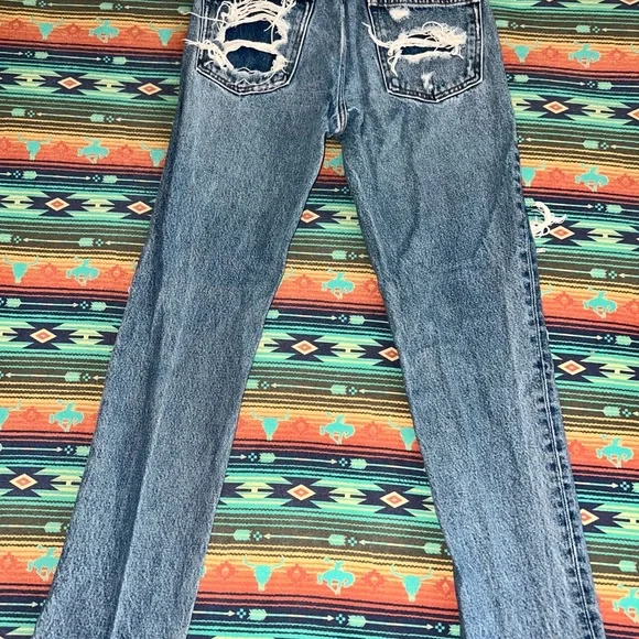 Abercrombie Ames low rise slim BF jeans - Picture 2 of 3